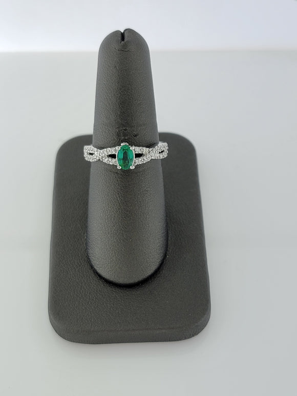 14kw Oval Emerald Diamond Ring