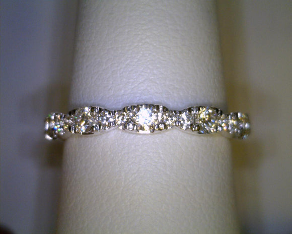 Scalloped Diamond Band