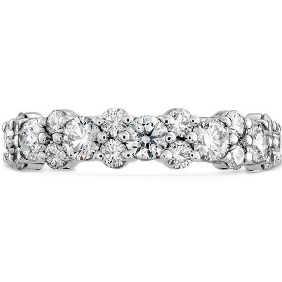 Signature Gracious Diamond Ring